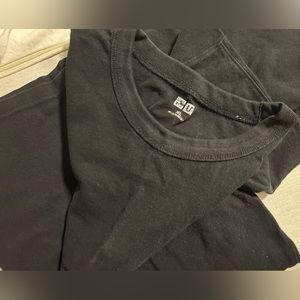 Uniqlo plain colour T-shirt